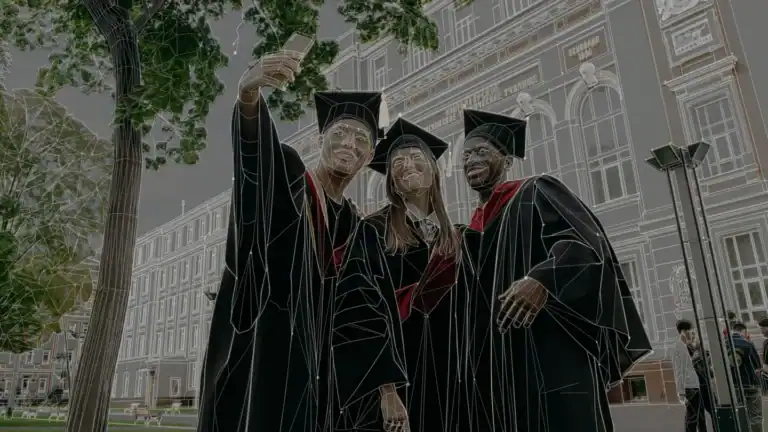 Thinkific - graduates-taking-selfie-featured